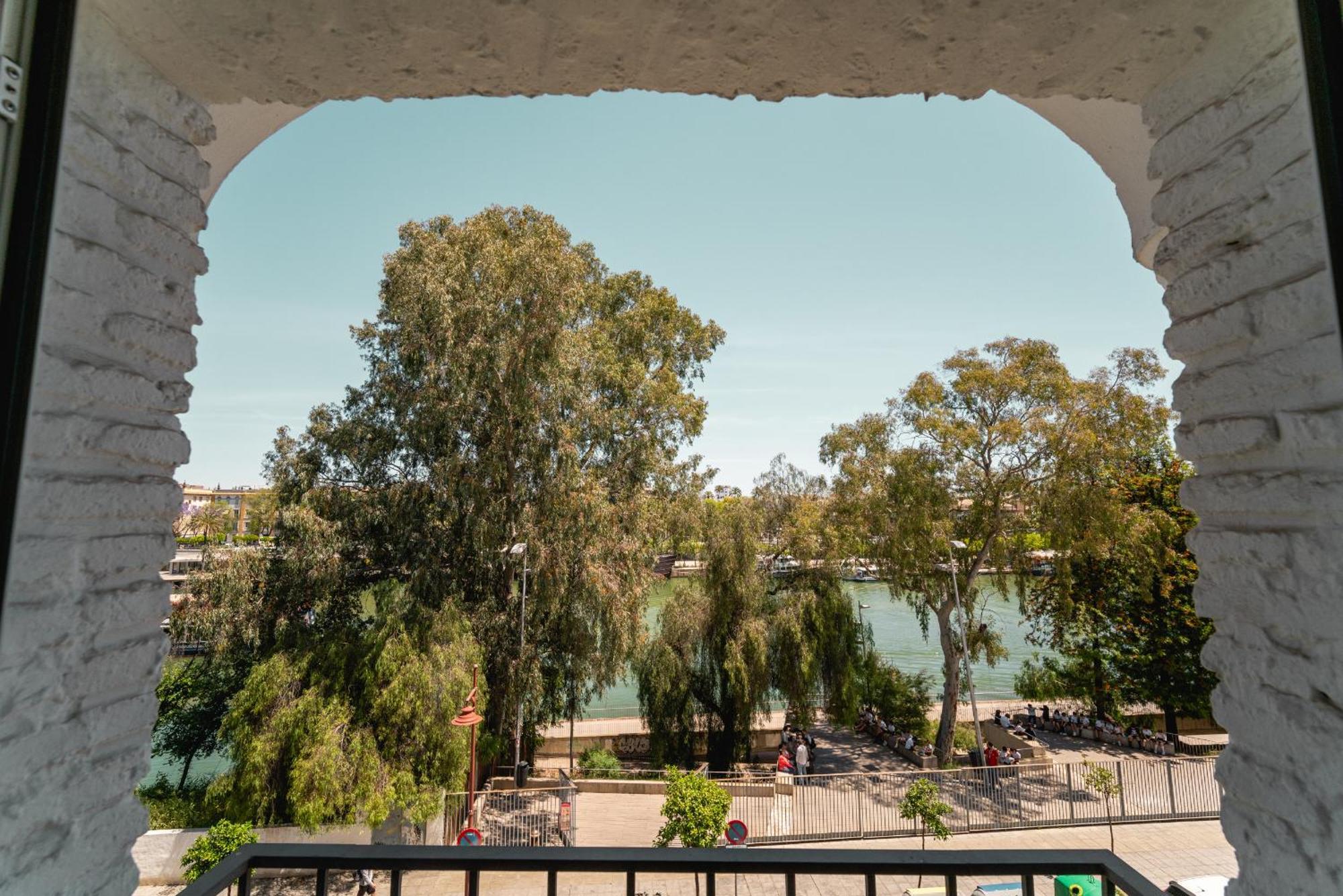 Betis River View Севиля Екстериор снимка