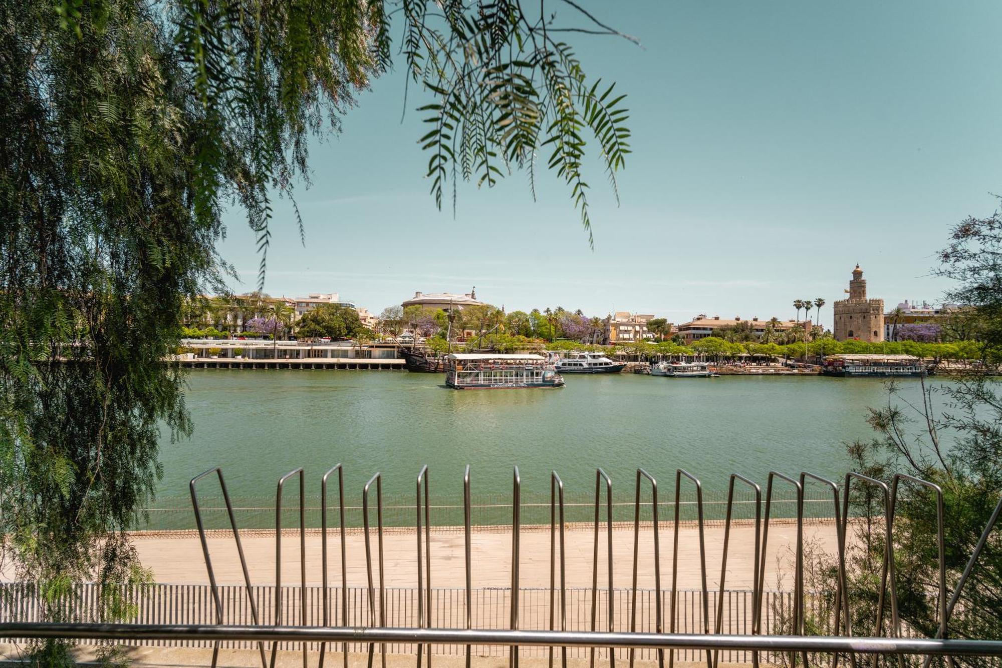 Betis River View Севиля Екстериор снимка
