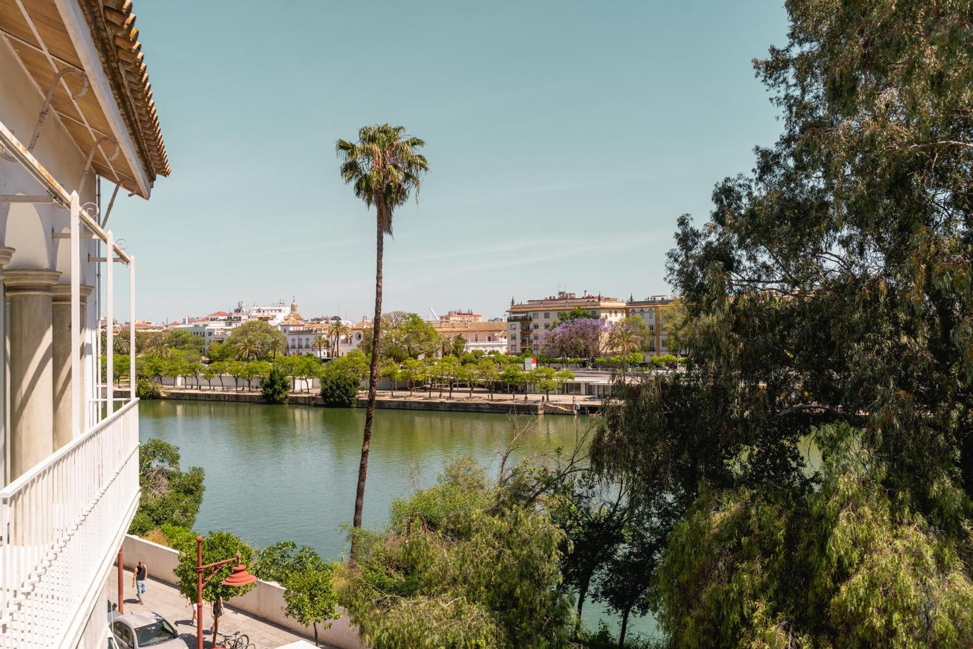 Betis River View Севиля Екстериор снимка