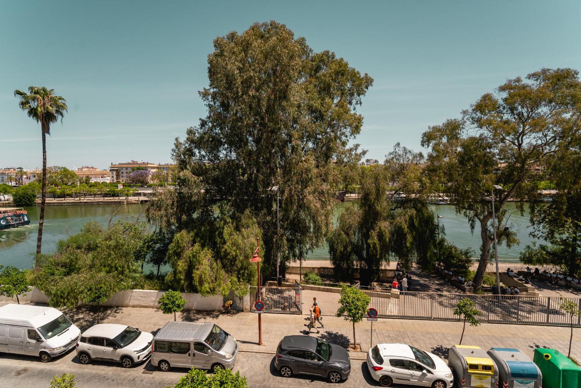 Betis River View Севиля Екстериор снимка